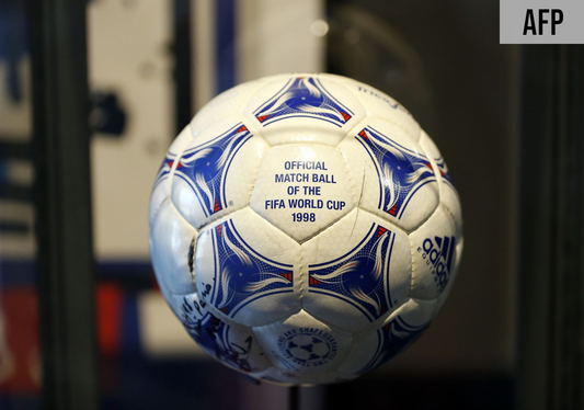 TRICOLORE| Le ballon de la coupe du monde 1998