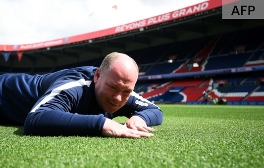 PELOUSE TERRAIN DE FOOTBALL| L'Art de l'entretien.