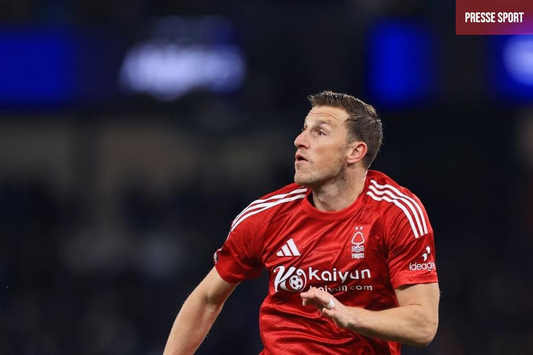 NOTTINGHAM FOREST| CHRIS WOOD RÉCOMPENSÉ.