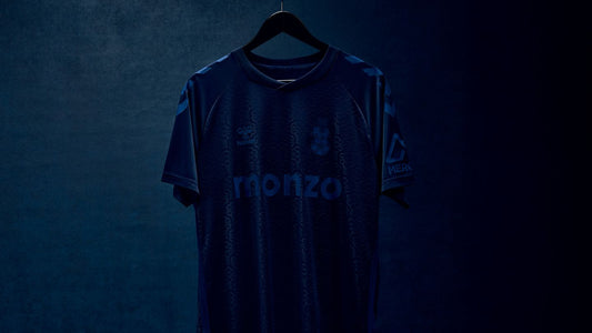 MAILLOT ÉDITION SPÉCIALE DE COVENTRY CITY PORTÉ EN FA CUP.