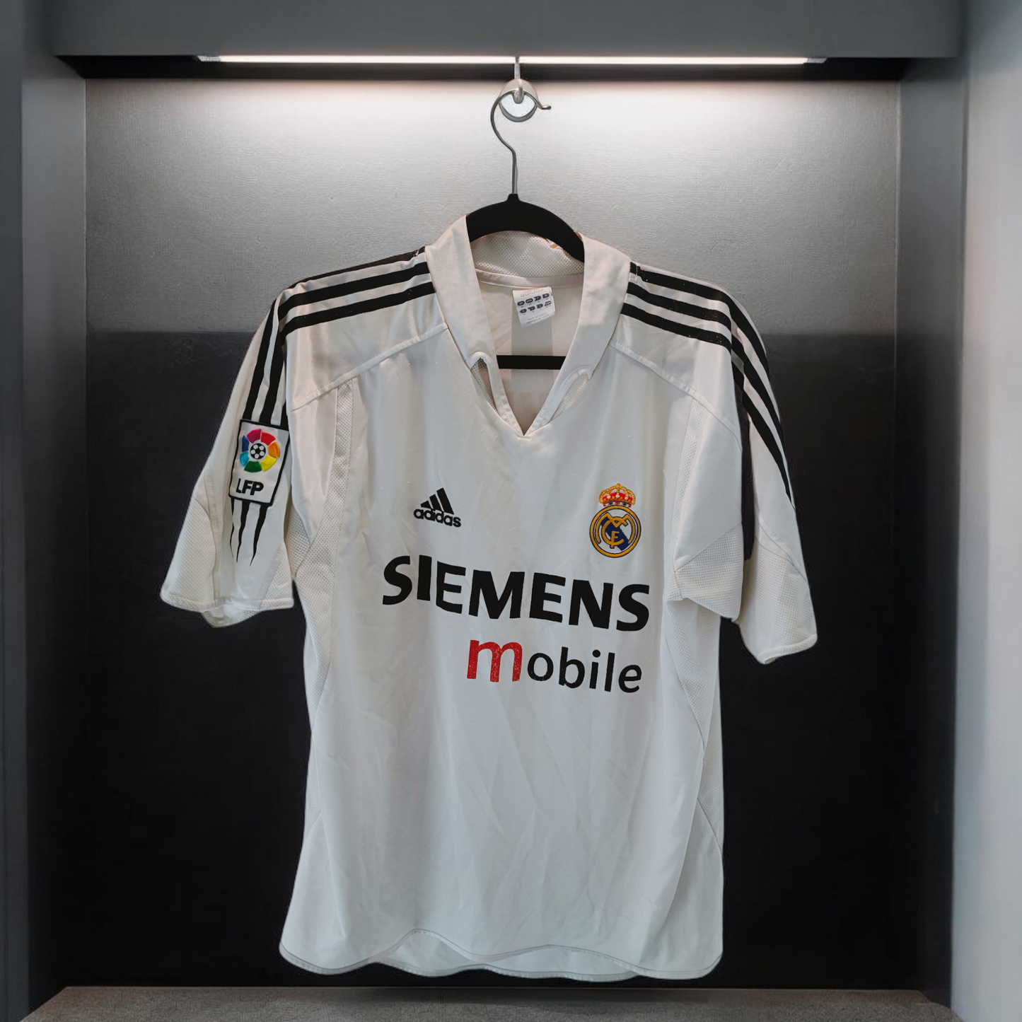 MAILLOT DOMICILE REAL MADRID 2004/2005 ⚪🟣 FLOQUÉ David BECKHAM NUMERO #23 ÈRE GALACTIQUE