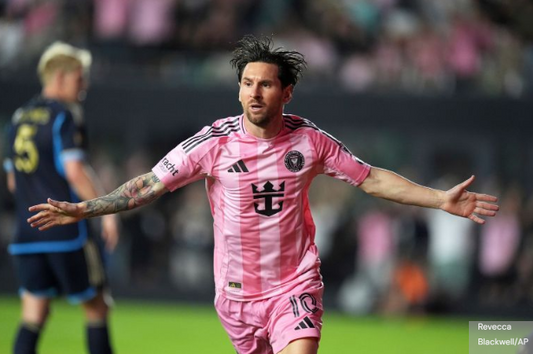 UN RETOUR DE MESSI AU FC BARCELONE EST CE POSSIBLE ?