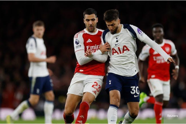 HANDICAPÉ PAR DES BLESSURES , ARSENAL CORRIGE TOTTENHAM DANS LE DERBY