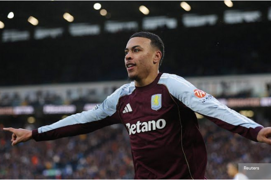 MORGAN ROGERS SORT ASTON VILLA DU PIEGE DE LEEDS