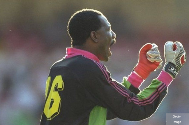 THOMAS NKONO SEUL GARDIEN DE BUT A AVOIR REMPORTE LE BALLON D'OR AFRICAIN.