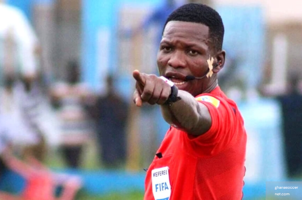 Daniel LARYEA qui exerce durant un match