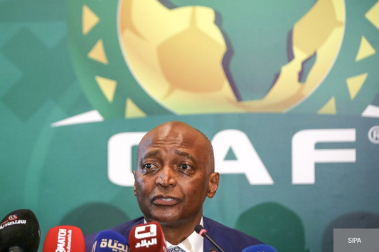 Moise Motsepe en conférence de presse 