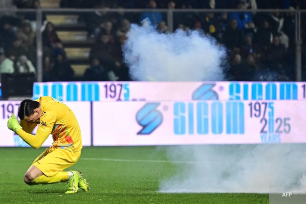 SERIE A: UN SUPPORTER DE L'INTER ARRETE APRES AVOIR PERDU TROIS DOIGTS EN LANÇANT UN PETARD SUR EMIL AUDERO