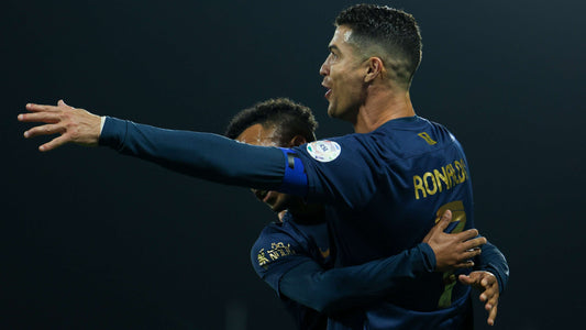 COUP FRANC: C.RONALDO A DEUX UNITÉES DE MESSI!