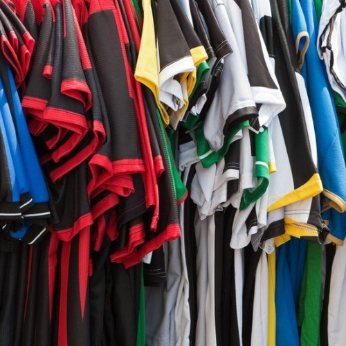 LE PET DANS LES MAILLOTS DE FOOTBALL C'EST QUOI ?