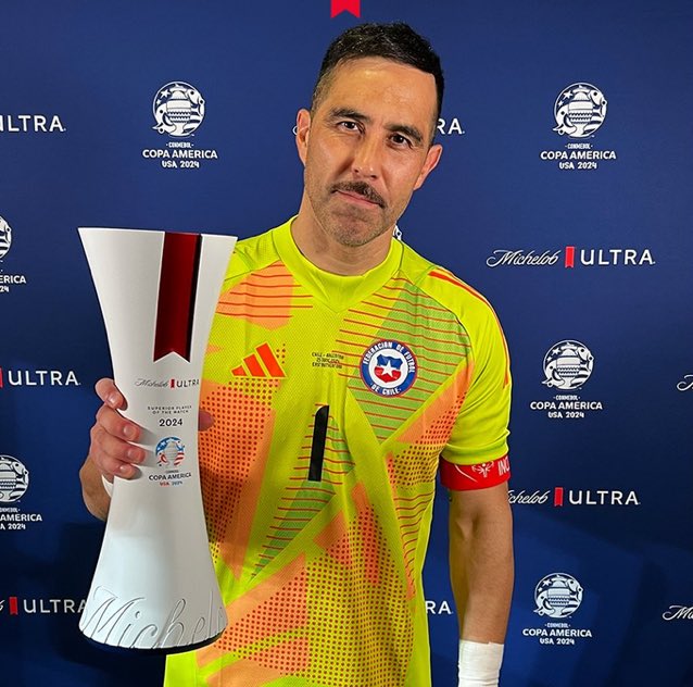 COPA AMERICA CONMEBOL 24 ™| Claudio Bravo élu homme du match face à l'Argentine.