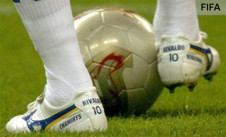 MIZUNO| La paire de Rivaldo coupe du monde 2002