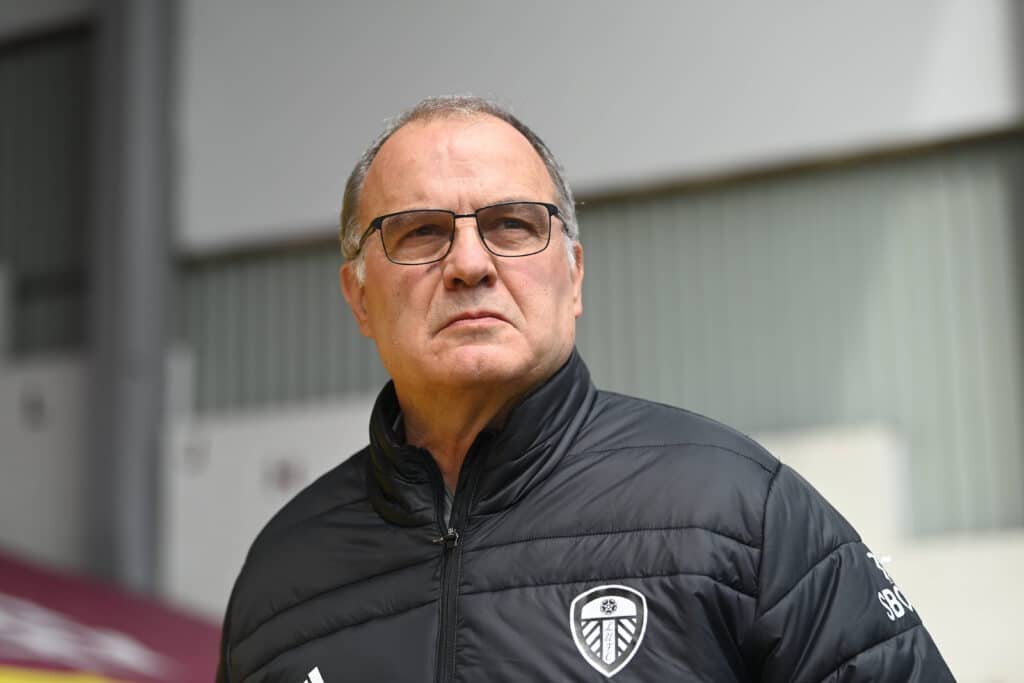 MARCELO BIELSA| Pourquoi est il tant apprécié dans le monde du football ?