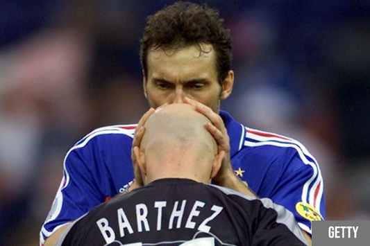 ÉQUIPE DE FRANCE| BLANC ET BARTHEZ LE RITUEL D'AVANT MATCH.