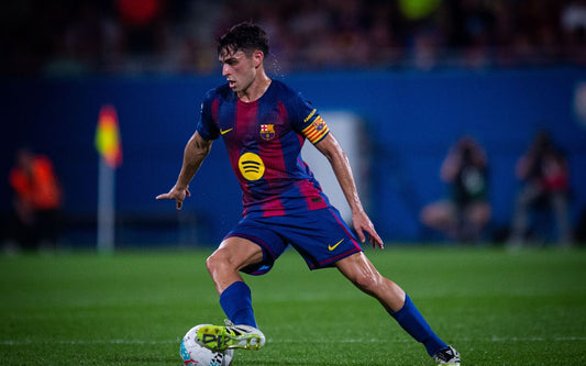 Pedri avec le FC Barcelone en plein match 