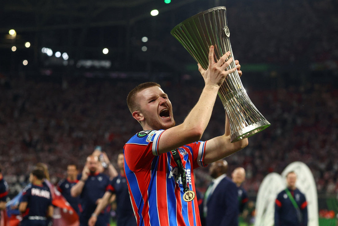 Adam Wharton whith Conférence League trophy Crystal Palace 
