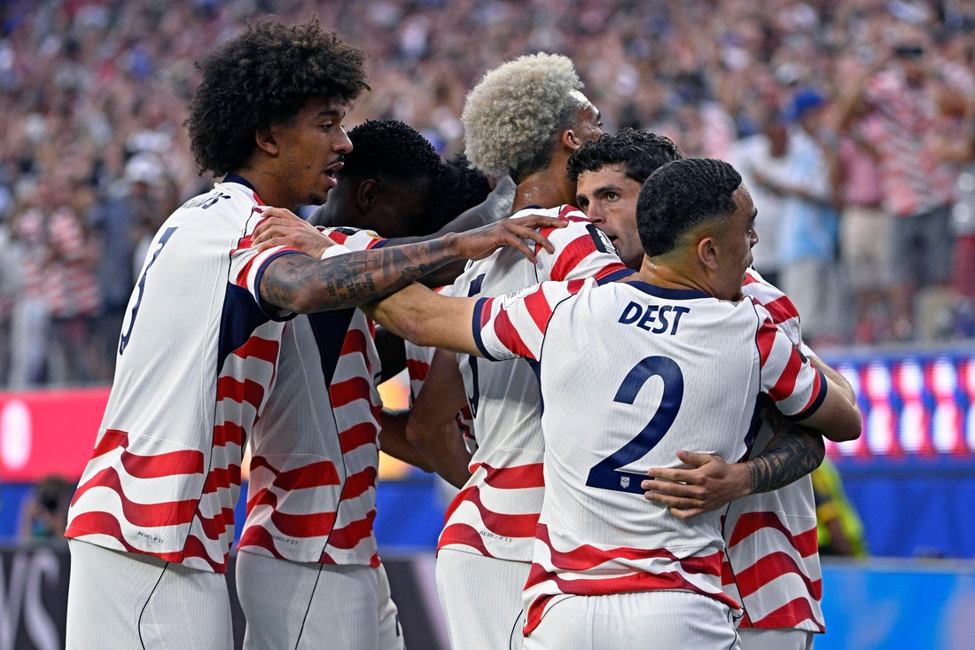 USA team happy after first goal in World cup 2026