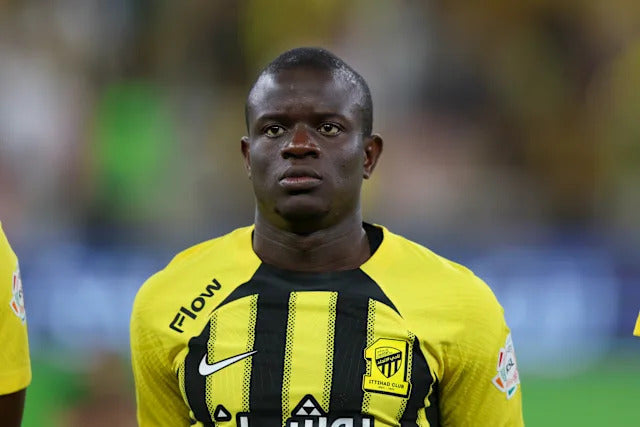 Kante sous le maillot de Al Itthiad 