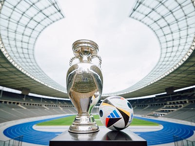 ADIDAS DÉVOILE SON BALLON POUR L'EURO 2024!