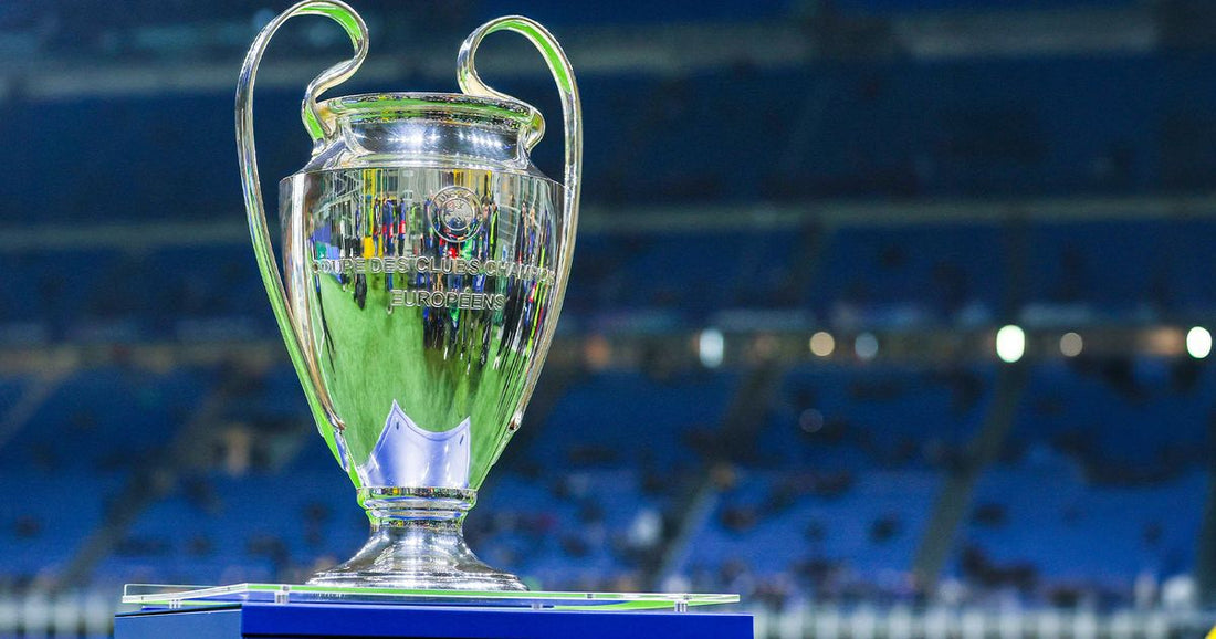 Trophée ligue des Champions espose stade de football 