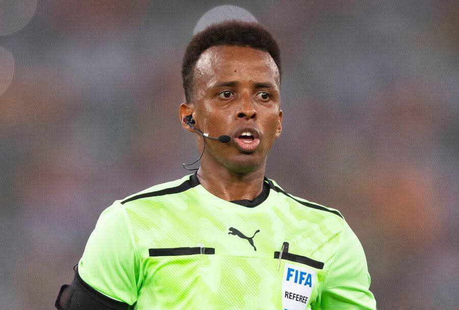 Omar artan arbitre pendant la CAN 2025