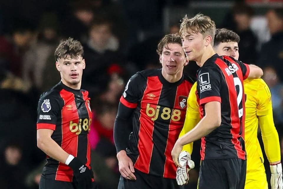 Joueur de Bournemouth Kirkez Zabarnyi dean huijsen et Kepa