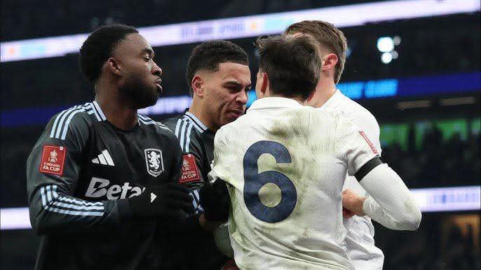 Scènes de tension en FA CUP entre Aston Villa et Tottenham 