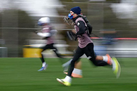 Joueur du Real Madrid arborant des masques hypoxiques à l'entraînement 
