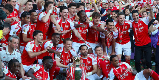 Arsenal with trophy PL célébration 