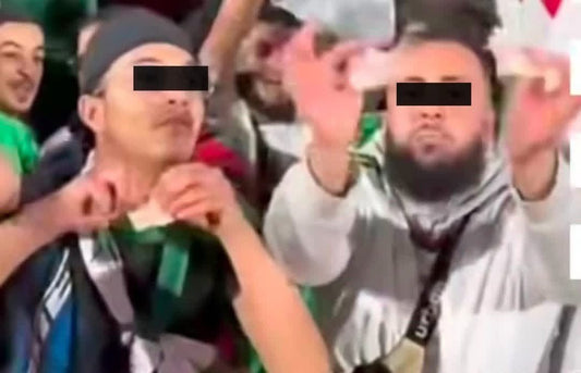 Supporters algériens soupçonné d'avoir déchiré des billets de banque marocain 