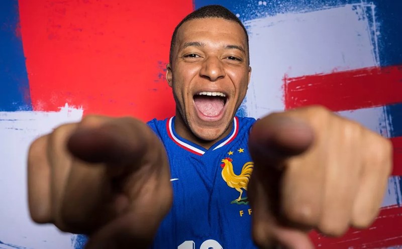 KYLIAN MBAPPÉ 400 BUTS A 26 ANS C'EST WOW