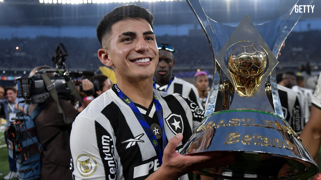 THIAGO ALMADA S'ENGAGE AVEC L'OLYMPIQUE LYONNAIS.