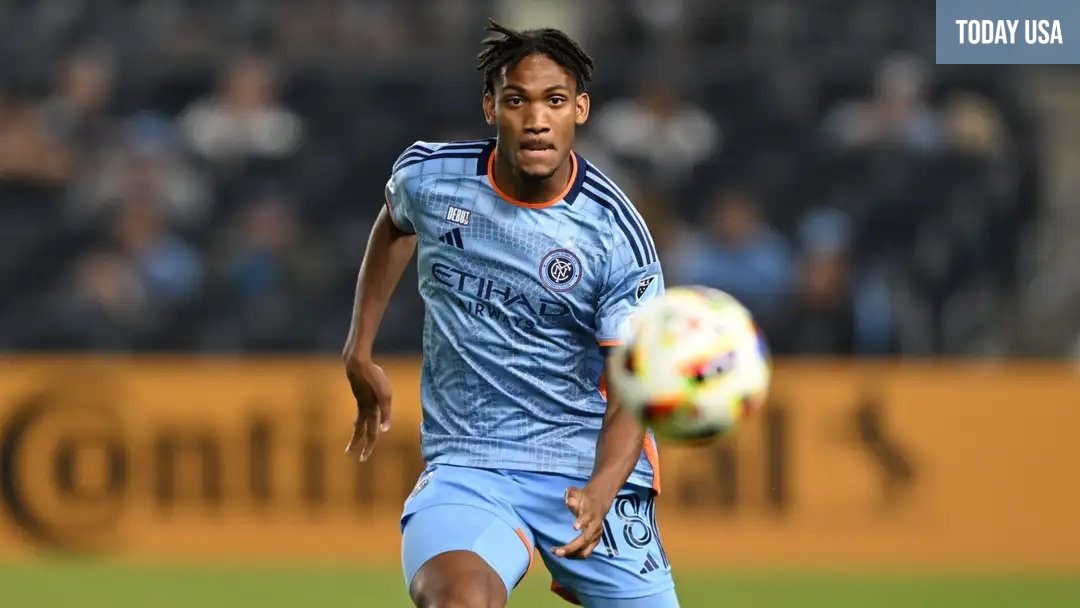MANCHESTER CITY| CHRISTIAN MCFARLANE SIGNE CHEZ MANCHESTER CITY