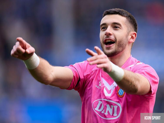 JOAN GARCIA S'ENGAGE AVEC LE FC BARCELONE!