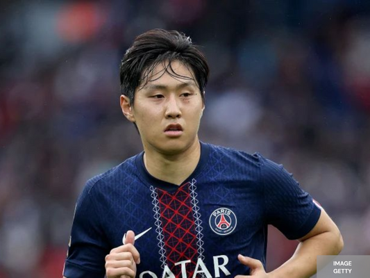 KANG-IN LEE ELU MEILLEUR JOUEURS ASIATIQUE ÉVOLUANT A L'ÉTRANGER.