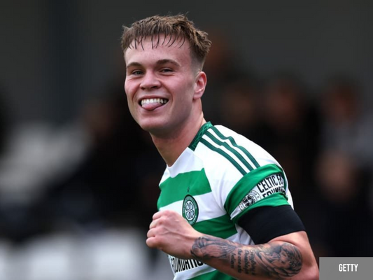 LES HAMMERS SIGNENT DANIEL CUMMINGS