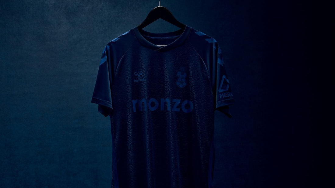 MAILLOT ÉDITION SPÉCIALE DE COVENTRY CITY PORTÉ EN FA CUP.