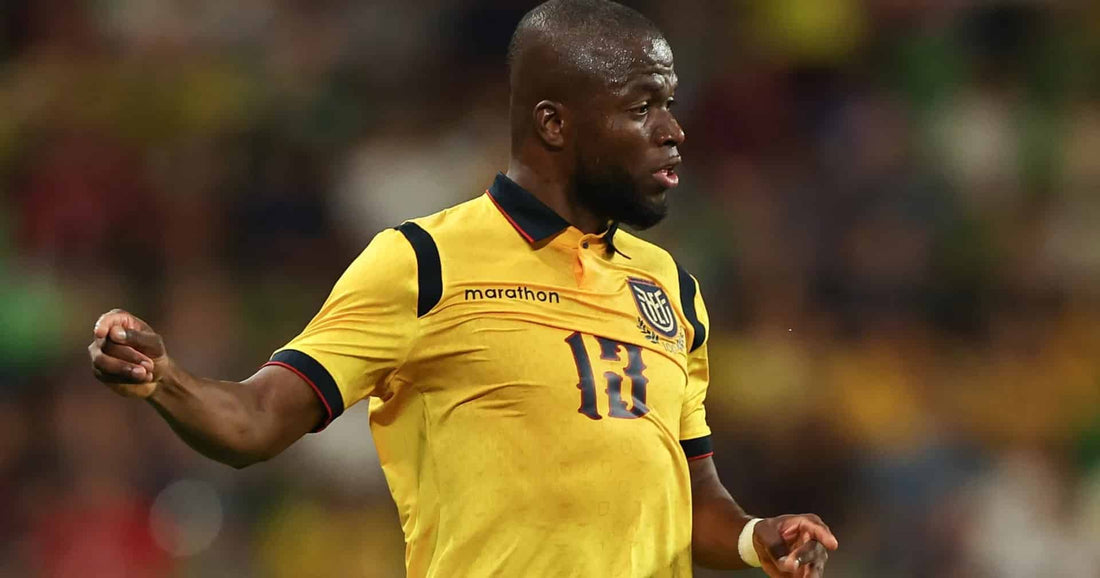 Ener Valencia avec l'Equateur équipe nationale 