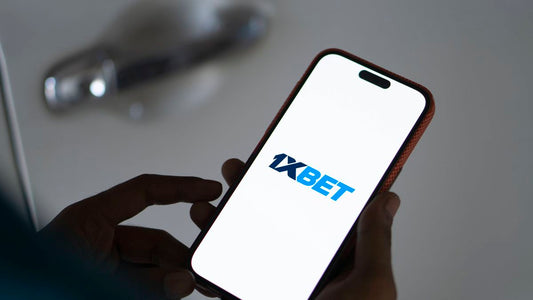 1XBet, marque partenaire du PSG  Crédit: Getty Images