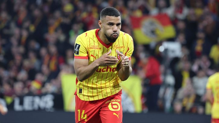 Mathieu Udol qui célèbre son but avec le RC Lens face à Anger