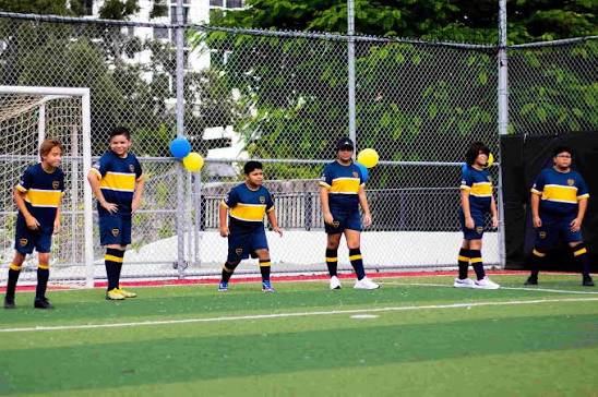 RIQUELME  ANALYSE L'ÉVOLUTION MODERNE CHEZ LES JEUNES.