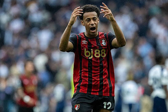 Tyler Adams sous le maillot de Bournemouth FC