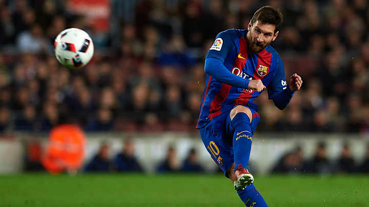 Messi takes a free kicks copa del Rey 
