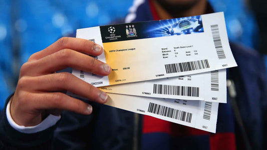 Main tenant 3 billets pour un match de ligue des champions du Paris Saint-Germain 