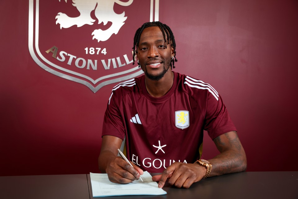 Tammy Abraham qui signe son retour à Aston Villa 
