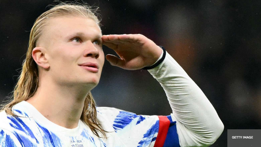 Erling Haaland célébrant sa qualification avec la Norvège pour la coupe du monde 2026