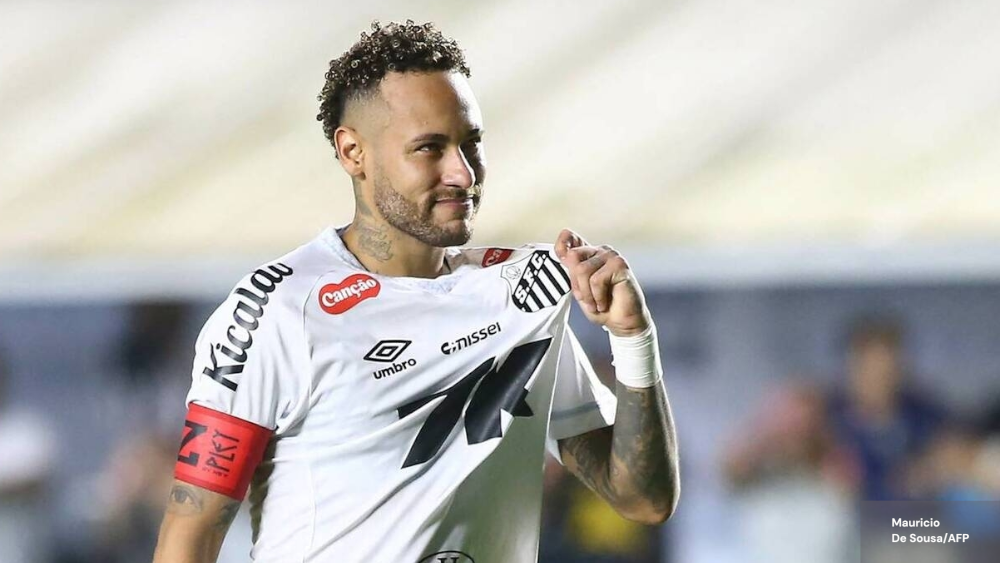 NEYMAR OVATIONNÉ COMME UNE LÉGENDE