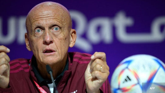 Pierluigi Collina en conférence de presse 