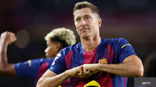 Robert Lewandowski qui frappe sa célébration 