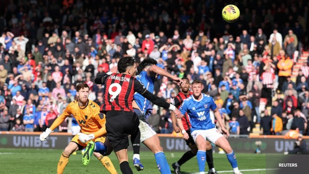 Evanilson qui score face à Sunderland 